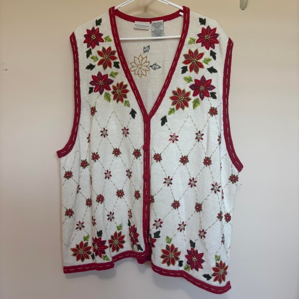 Vintage GrandmaCore White Stag Poinsettia Beaded Sweater Vest